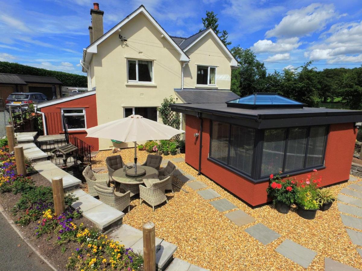 The Lodge Brecon B&B Экстерьер фото